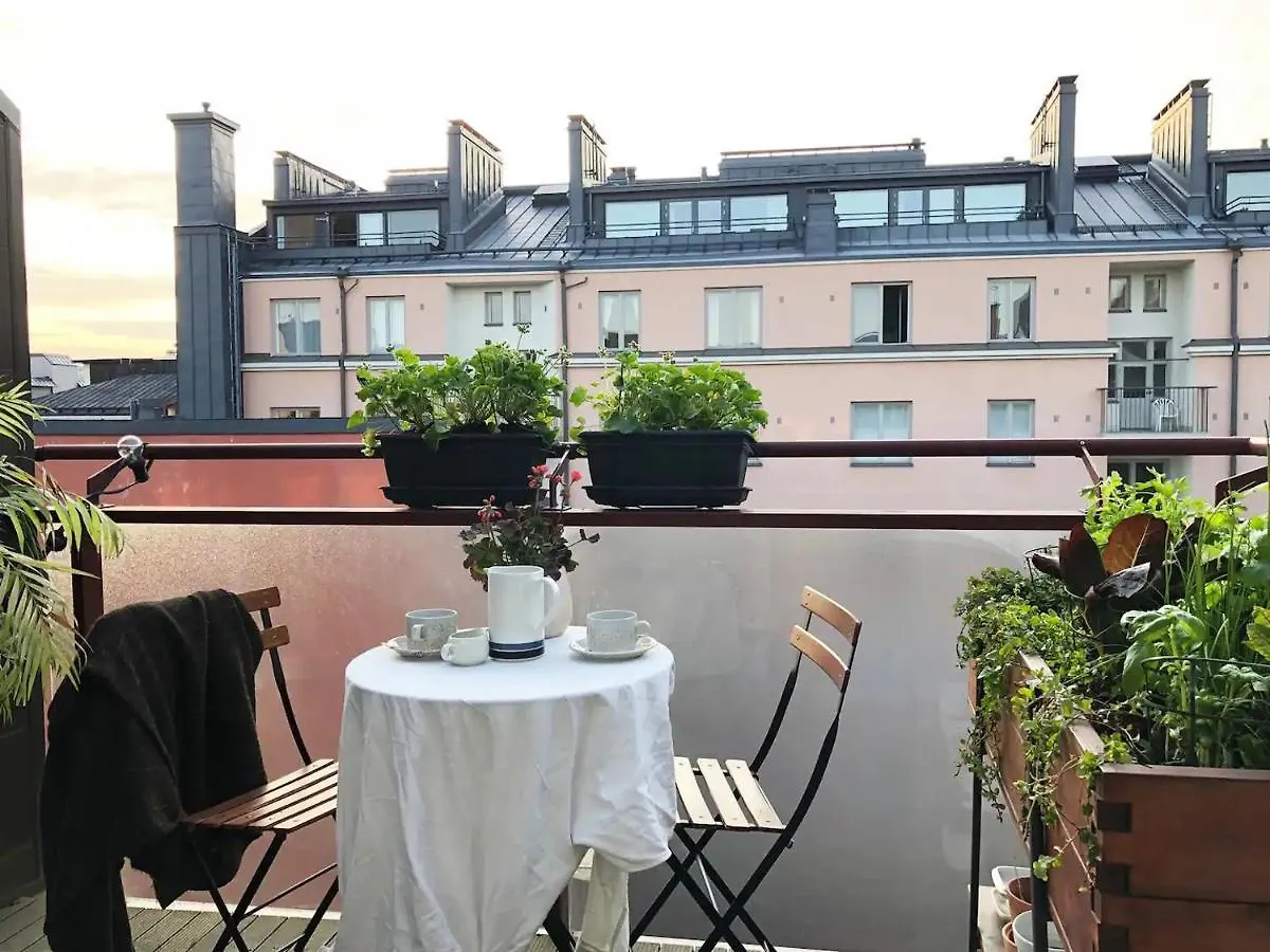Spacious Top Floor Apartment With Terrace & Remote Working Helsinki Finnland